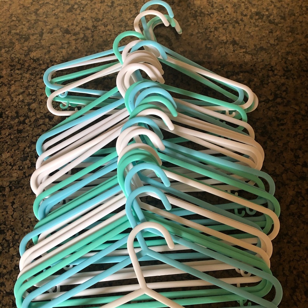 Children’s / Toddlers Plastic Hangers SET of 30